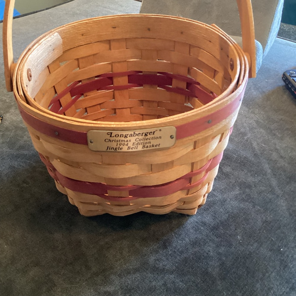 🎄Longaberger 1994 jingle bell basket in red stripe